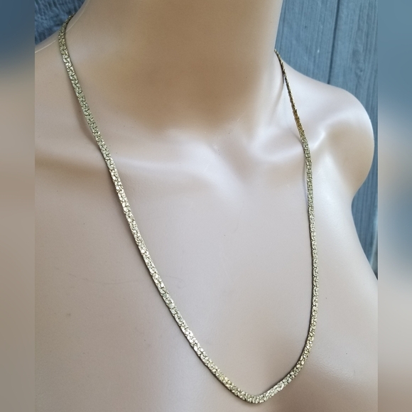 NAKAGAWA CORP. VINTAGE MATTE GOLDTONE NUGGET TEXTURE C-LINK CHAIN NECKLACE - Picture 2 of 5